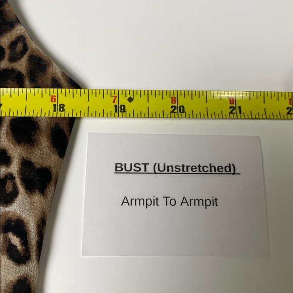 White House Black Market Chic Animal Print Ruffle Tie Neck Blouse Women's Size 6 - Picture 10 of 12